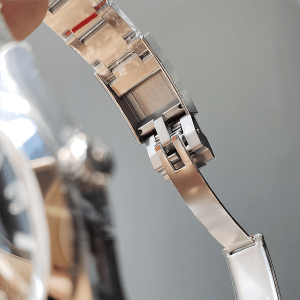 Explorer-m224270-0001