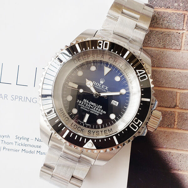 Sea-Dweller Watch - m136660-0004